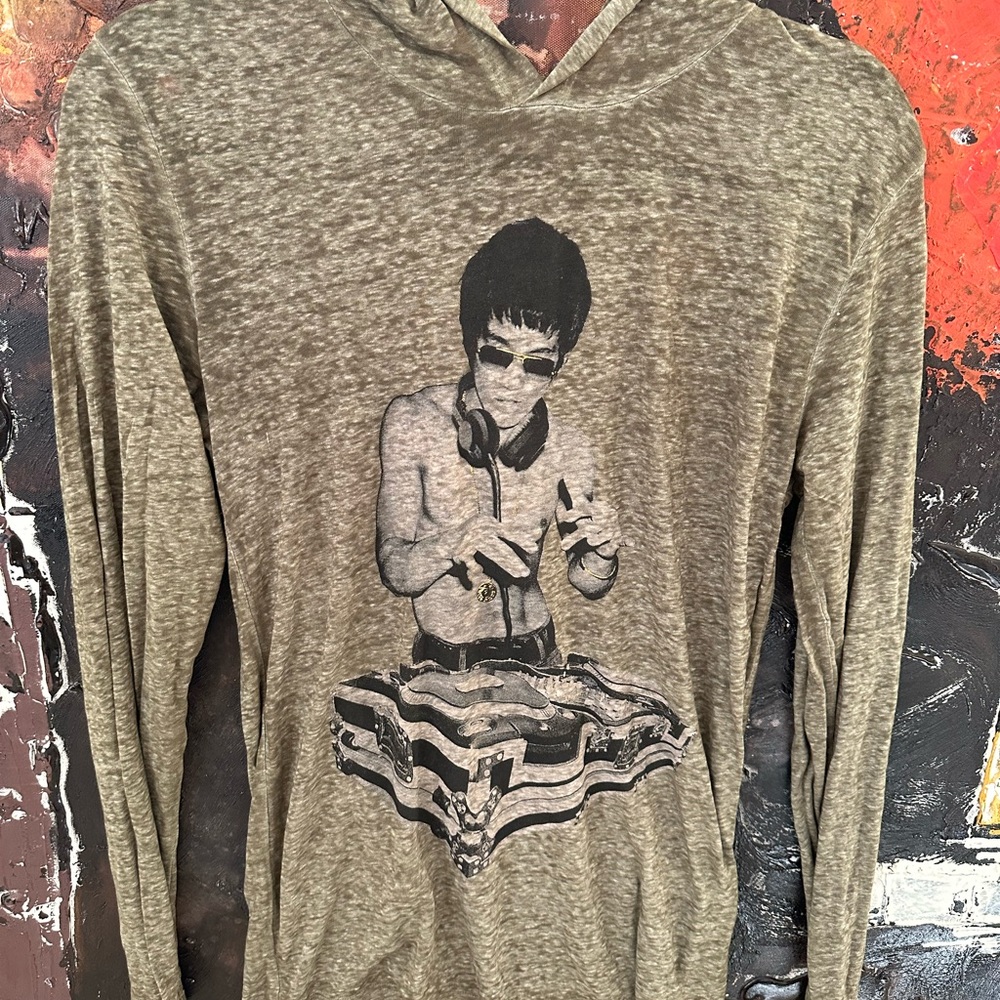 Bruce Lee green beautiful light sweater unisex